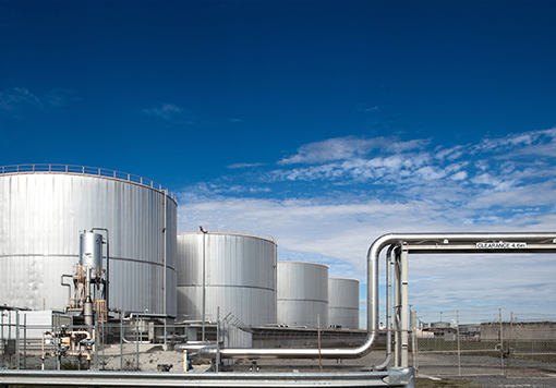 近三年来生产品销售量，销售收入均以 35%-40%...